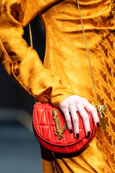 Look 30